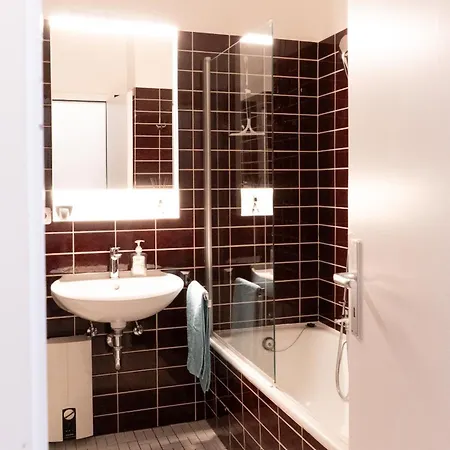 Incl Parking Near Train & Bus Station And Holstentor Apartment Lübeck