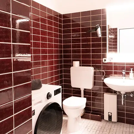 Incl Parking Near Train & Bus Station And Holstentor Apartment Lübeck