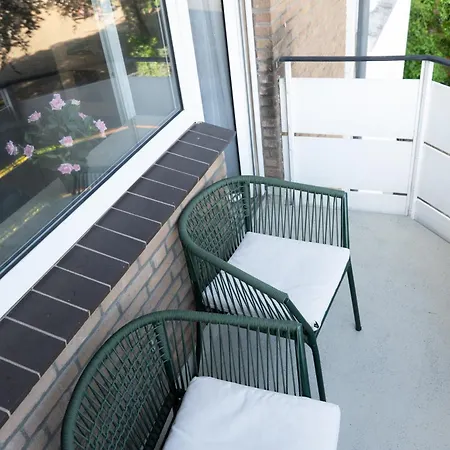 Incl Parking Near Train & Bus Station And Holstentor